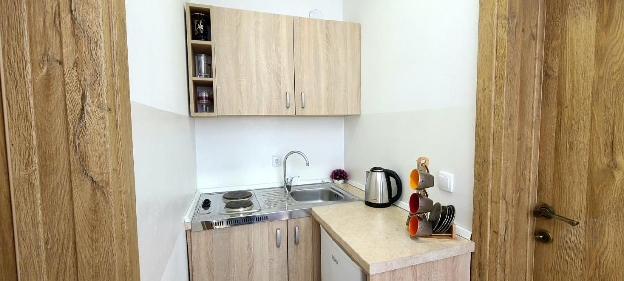 Riviera Inn Apartments อุลซิน ภายนอก รูปภาพ