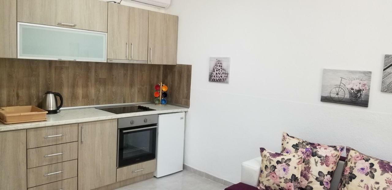 Riviera Inn Apartments อุลซิน ภายนอก รูปภาพ